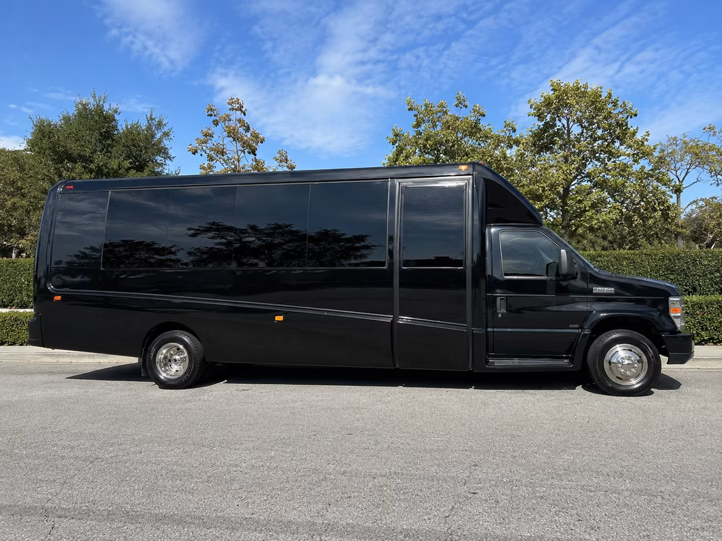kent parking shuttle and park and ride bus rentals